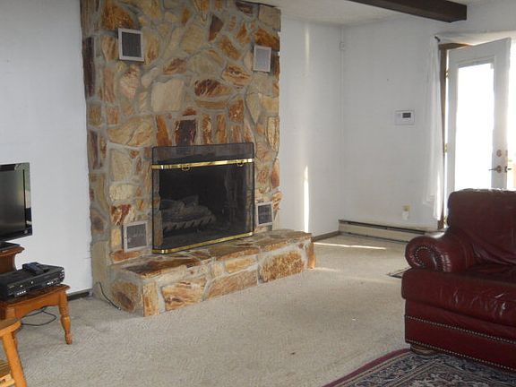 5th image of 516 Laurel St