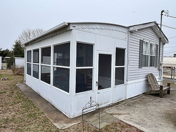 Shore Acres #135 side view