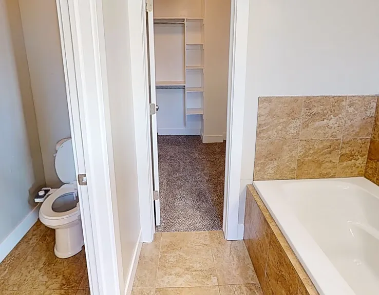 246 E Bridgewater Ln — Photo 12