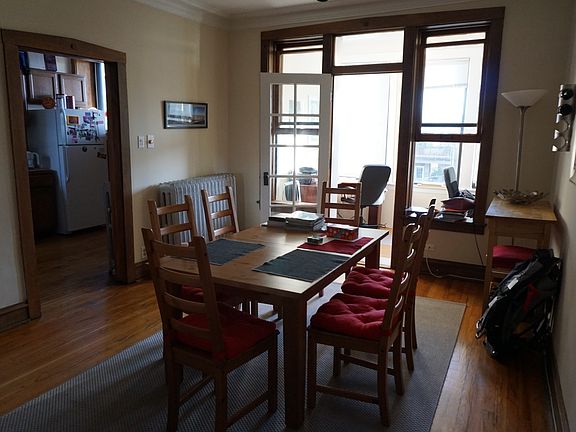 3rd image of 4437 N Beacon St