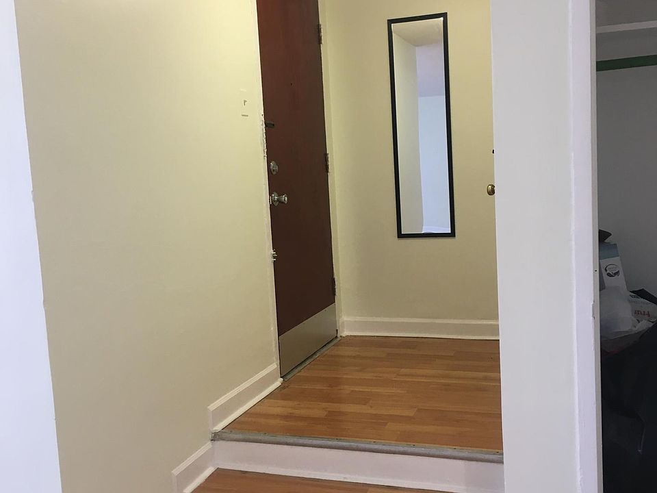1st image of 6109 N Seeley Ave #G
