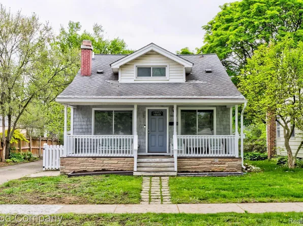 1688 W Hazelhurst St, Ferndale, MI 48220