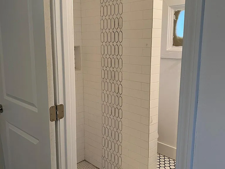 379 Illinois Ave NW — Photo 17