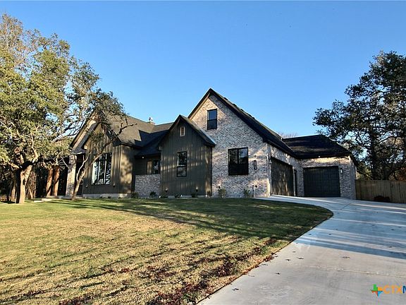 3rd image of 6913 Castlerock Dr