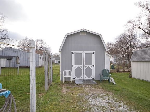 3rd image of 380 Centennial St