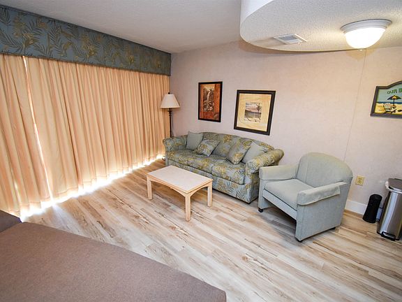 5th image of 202 70th Ave. N #603