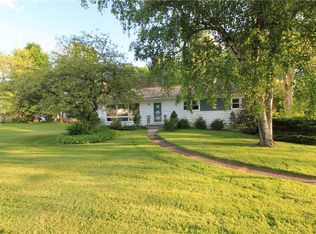 59 Round Hill Rd, Poughkeepsie, NY 12603