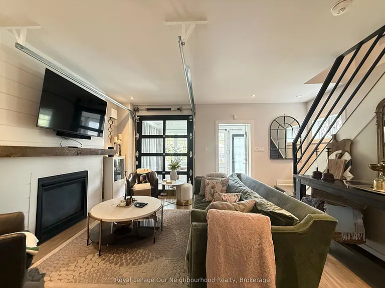 48 Albani St #UPPER — Photo 7