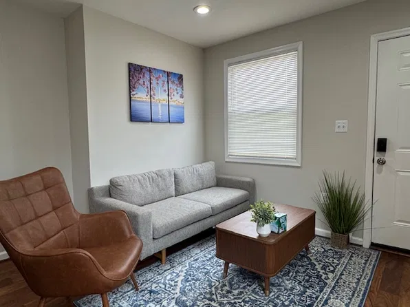 1737 F St NE, Washington, DC