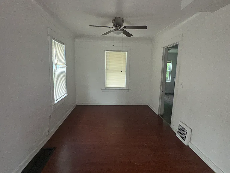 2127 Elliott Ave — Photo 7