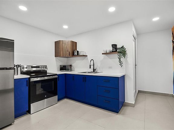 5th image of 609 Condado #505