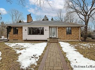 252 Hodenpyl Rd SE, Grand Rapids, MI
