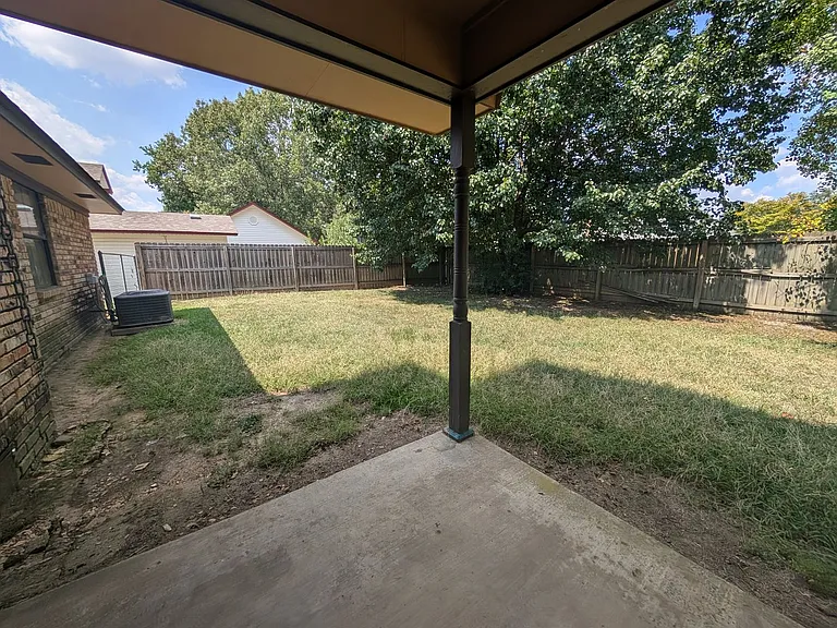 3008 Brittney Ln — Photo 13