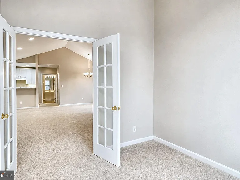 25340 Lake Mist Sq #301 — Photo 17
