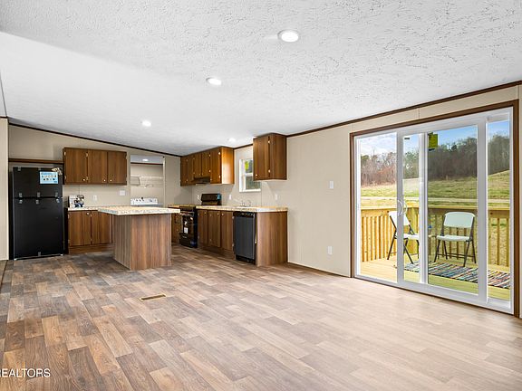 4th image of 766 Greenlee Rd