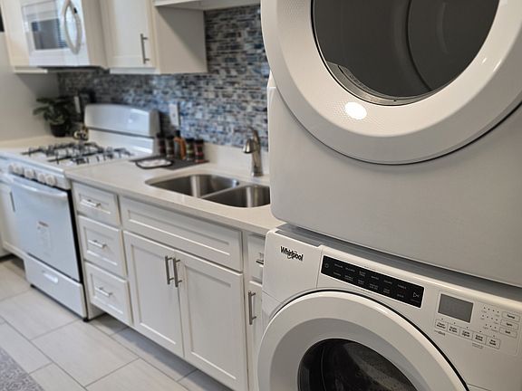 5th image of 327 N Taylor Ave APT 102