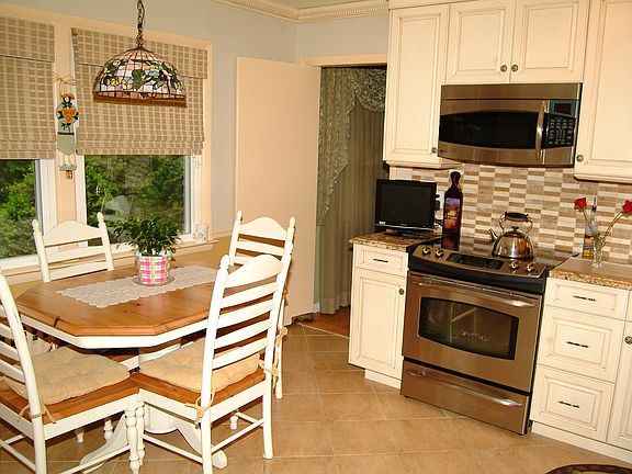 5th image of 11 Manor Pl