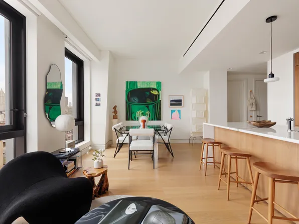 242 Broome Street image 4 of 9