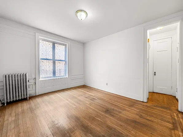 834 Riverside Drive image 2 of 14