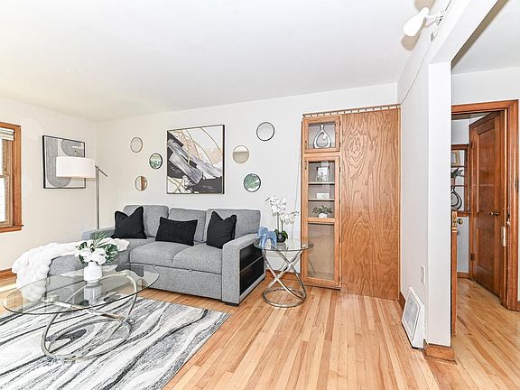 3rd image of 2321 S 82nd STREET
