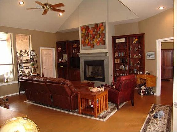 2nd image of 2905 Destin Dr