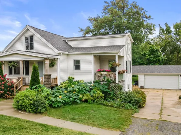 2925 West Acre DRIVE, Franklin, WI 53132