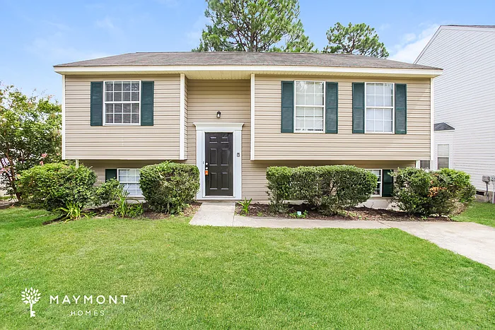 225 Orchard Hill Dr — Photo 1