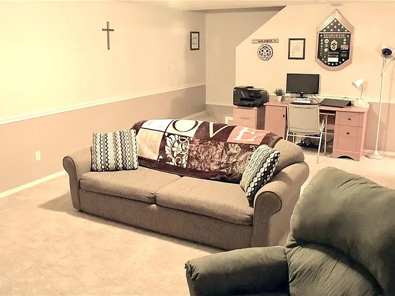 347 Logan Dr — Photo 22