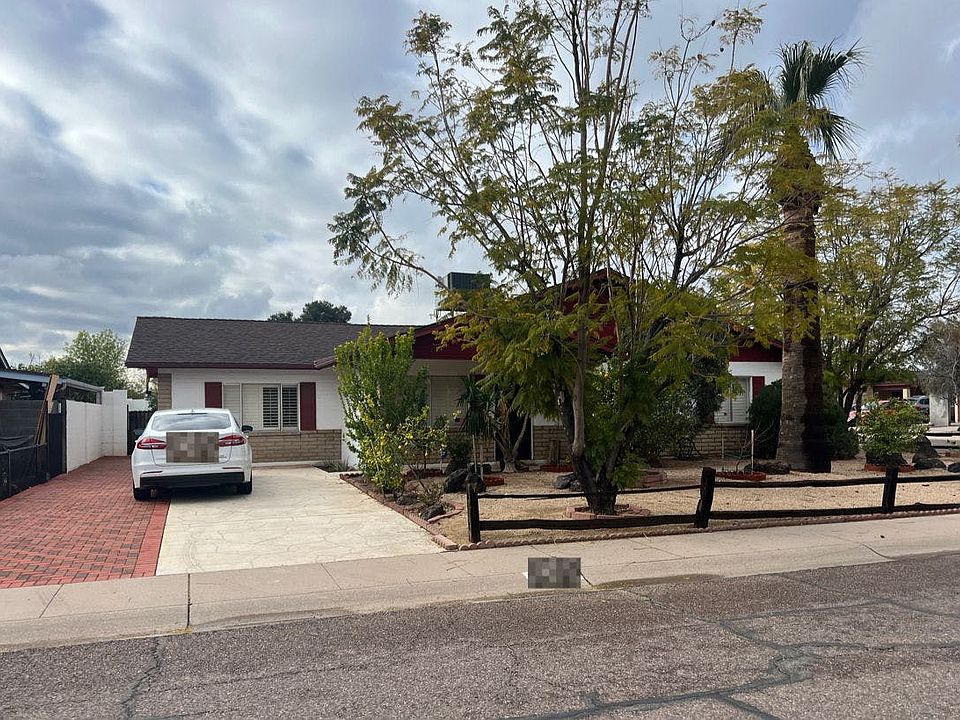2nd image of 3101 E Windrose Dr