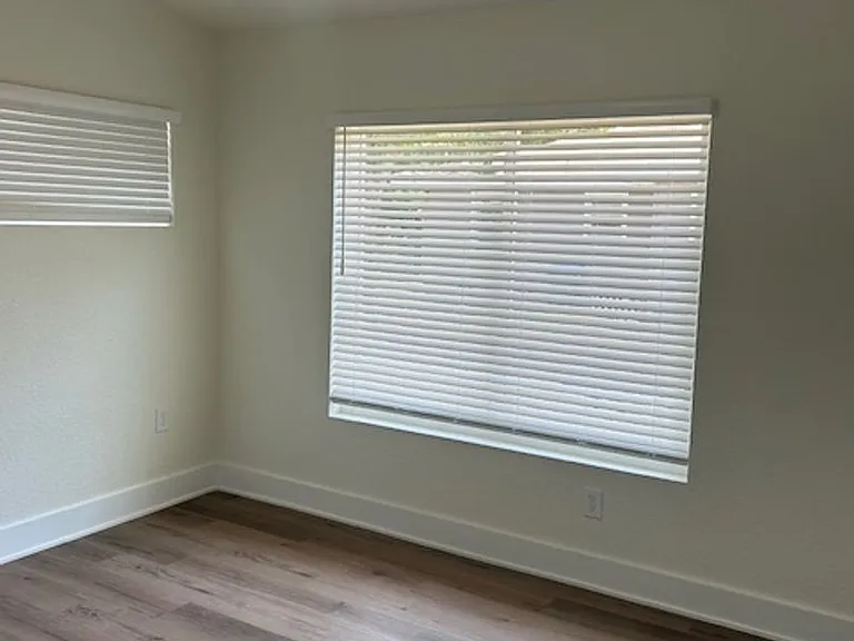 2020 14th Ave S #A — Photo 13
