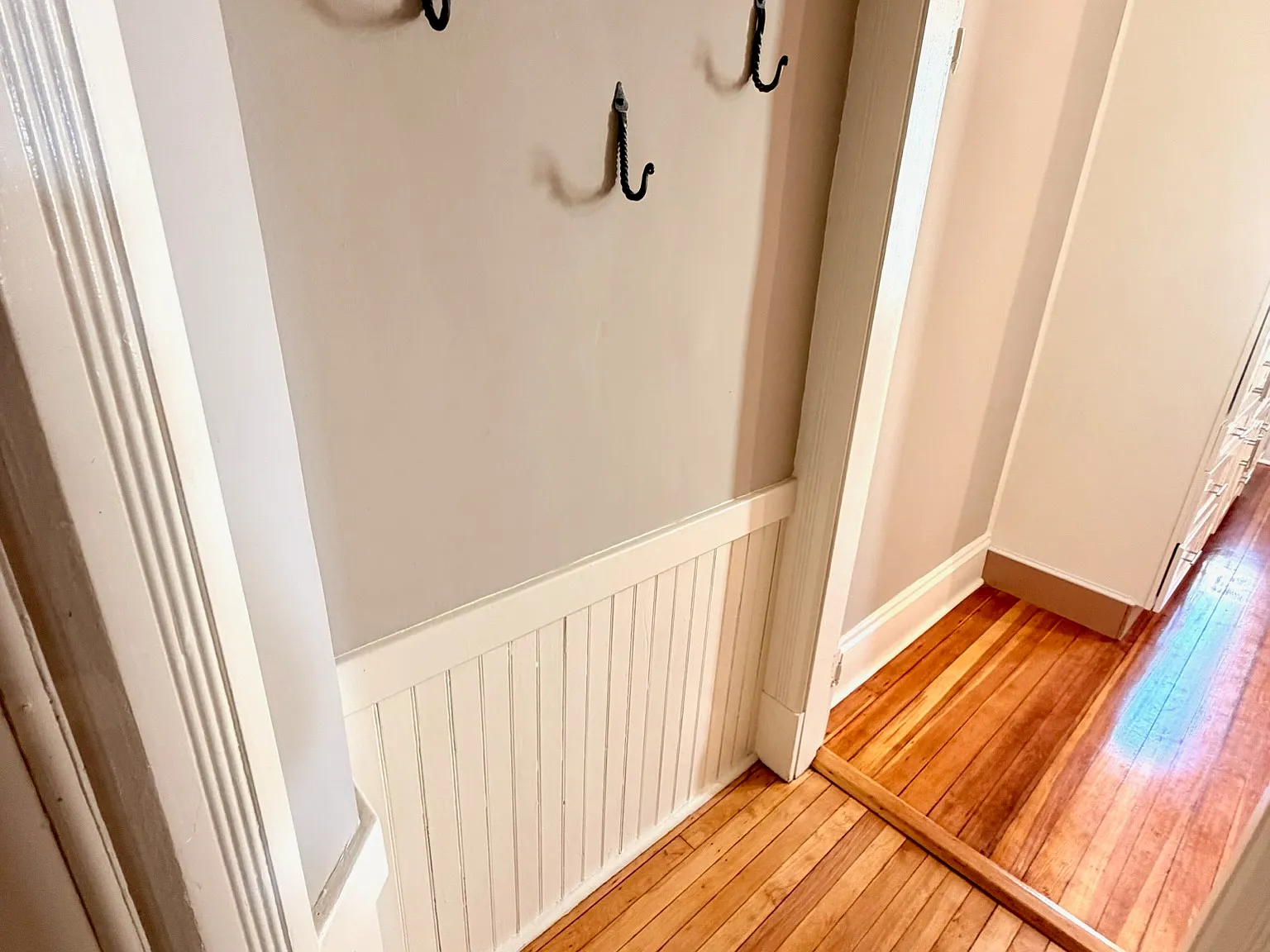 3 bed, 983 sqft, $3,975 — Photo 3
