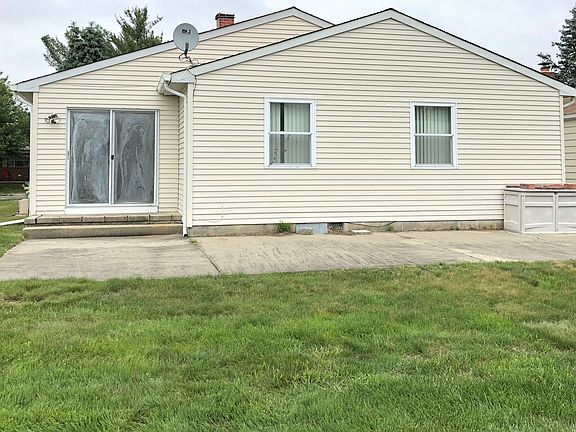 5th image of 4 Saint Andrews Ct