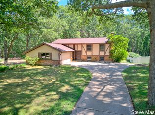 18746 N Fruitport Rd, Spring Lake, MI 49456