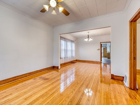 3rd image of 1610 S 61st Ave