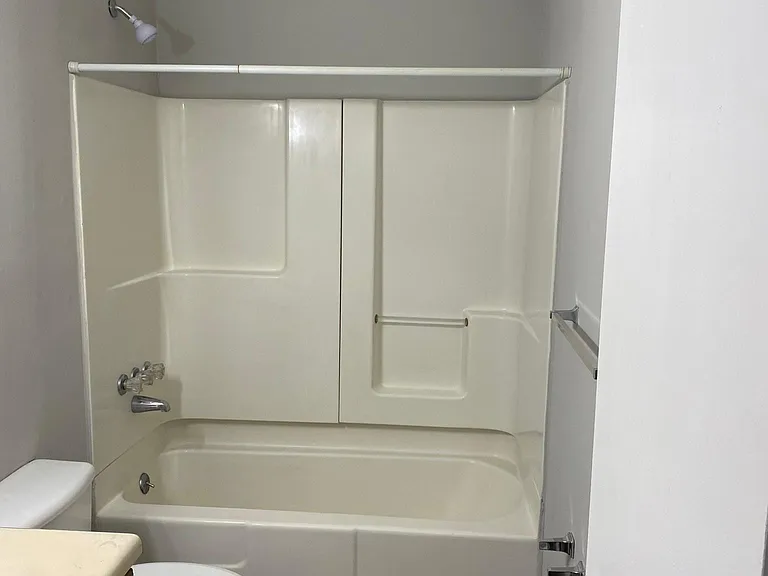 425 Lakewood Dr SW #426 — Photo 8