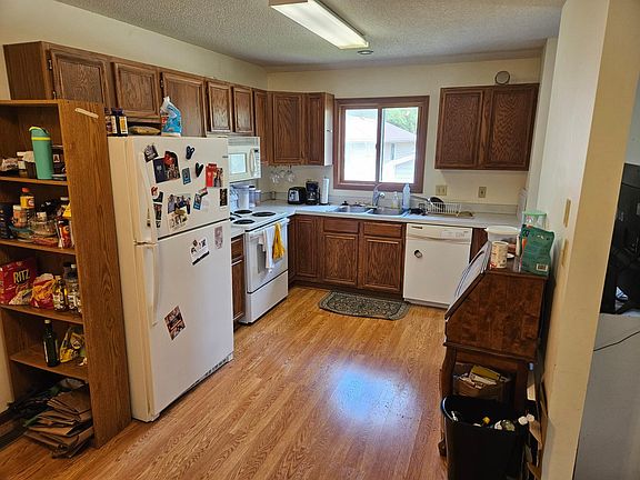 4th image of 716 W Belmont Ave