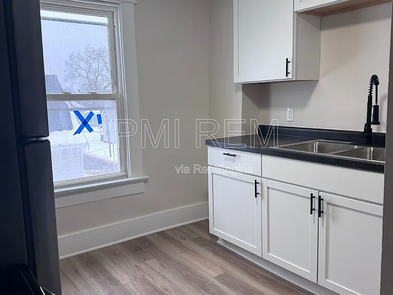 472 Sumner St #3 — Photo 4