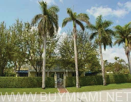 1st image of 120 E Di Lido Dr