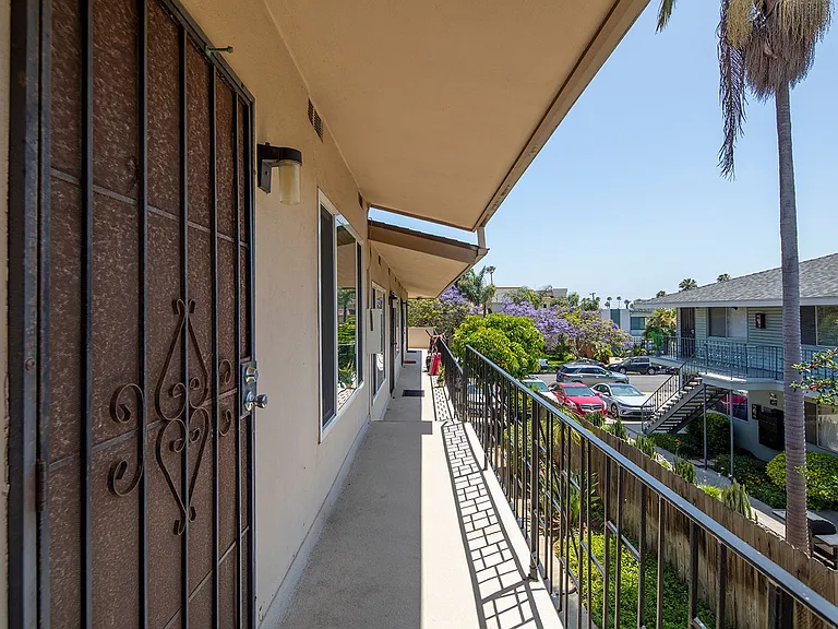 1128 Felspar Street — Photo 10