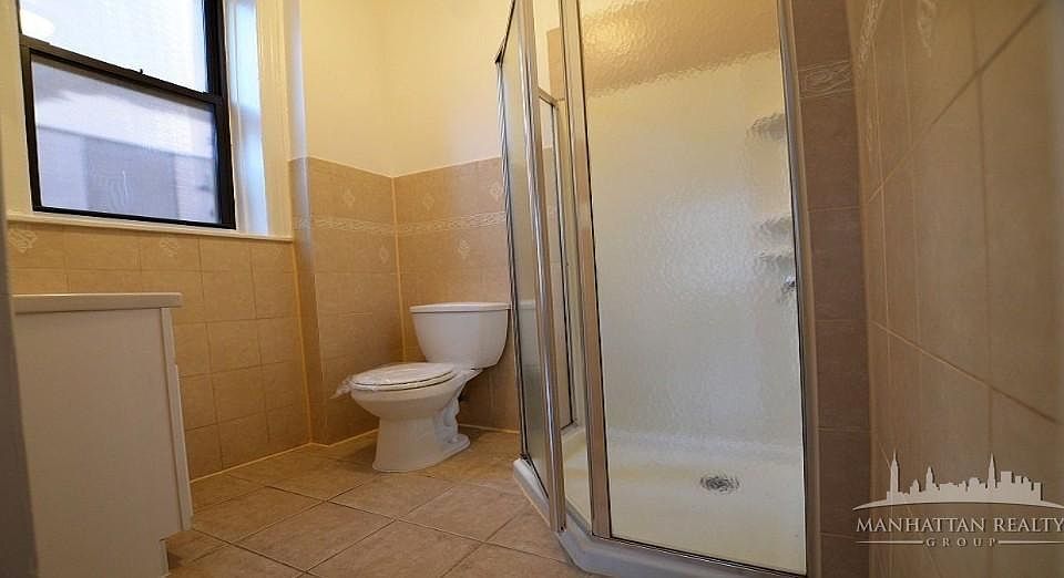 2nd image of 127 E 39th St APT 3E
