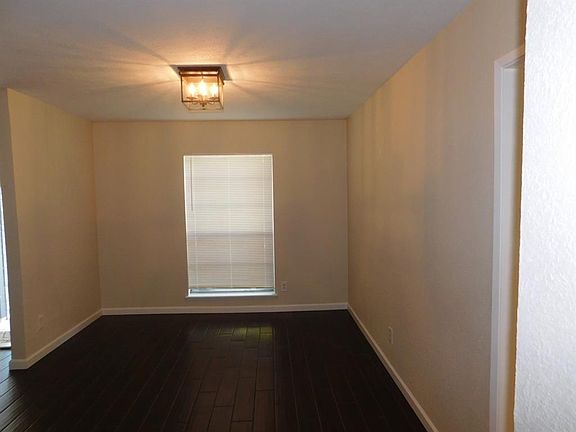 4th image of 3334 Meadow Oaks Dr