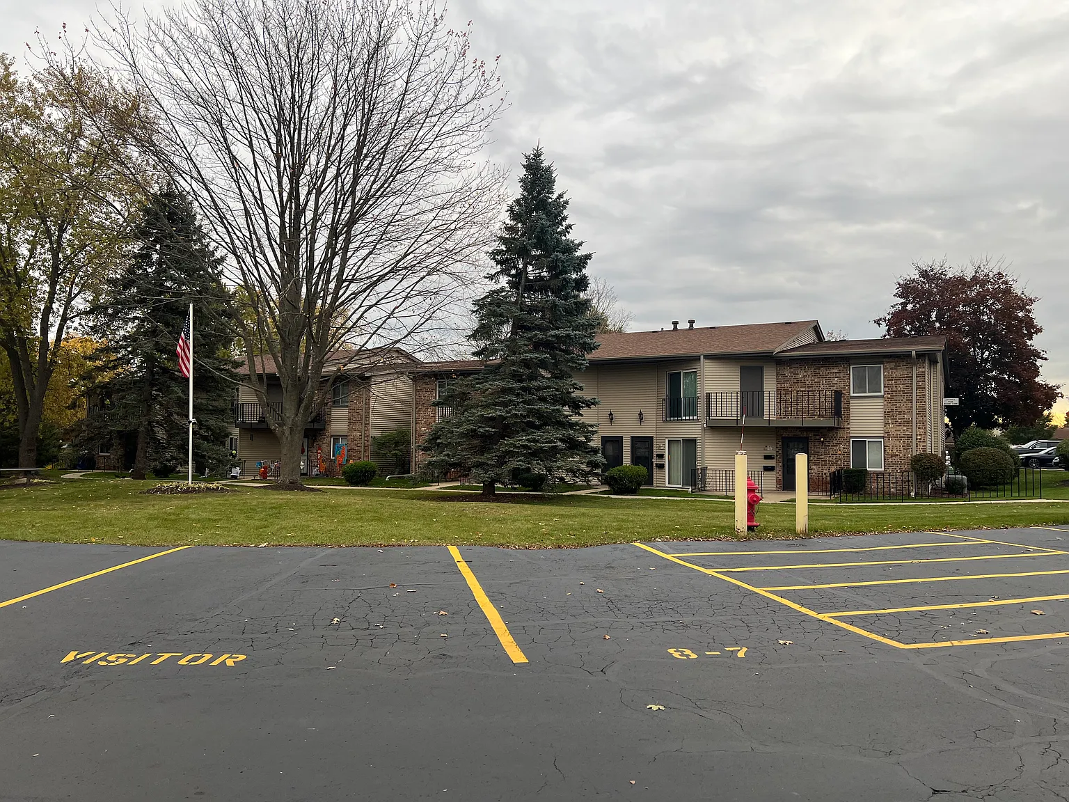2 bed, 1.5 bath, 1093 sqft, $1,525 — Photo 3