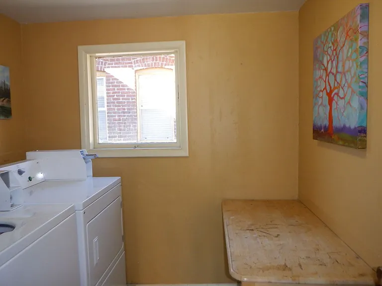 310 Harriman #8 — Photo 14