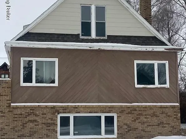 213 4th Ave W, Dickinson, ND 58601