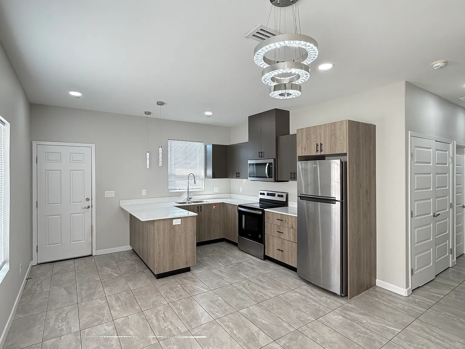 1108 Sugar Garden Ave — Photo 2