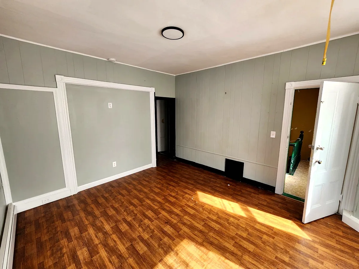 Building Photo - 41-43 Bain St #2