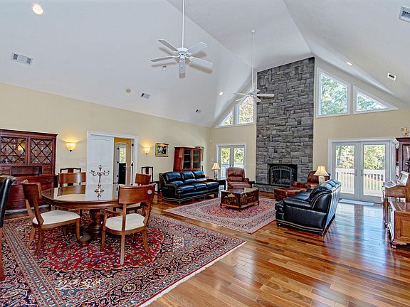 3rd image of 157 Prestwick Dr