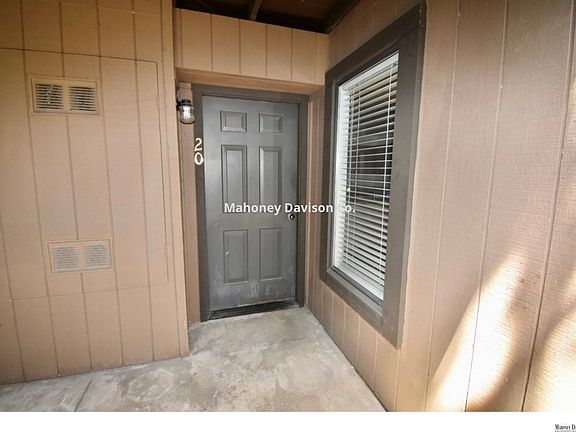 3rd image of 20 Arbor Ct