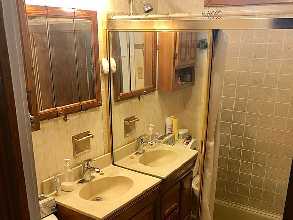 4th image of 1046 S 23rd Ave