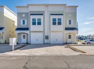 104 Market St, Lake Dallas, TX 75065